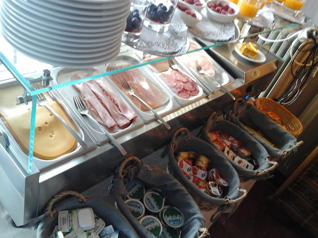 Arconaty Hotel Linter Bagian luar foto
