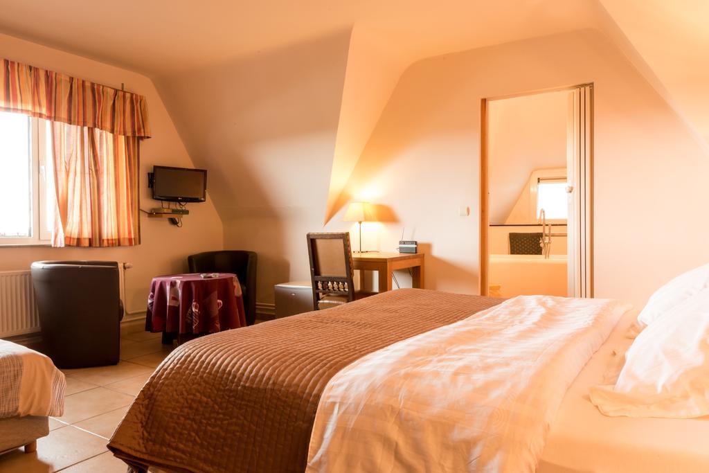 Arconaty Hotel Linter Bagian luar foto